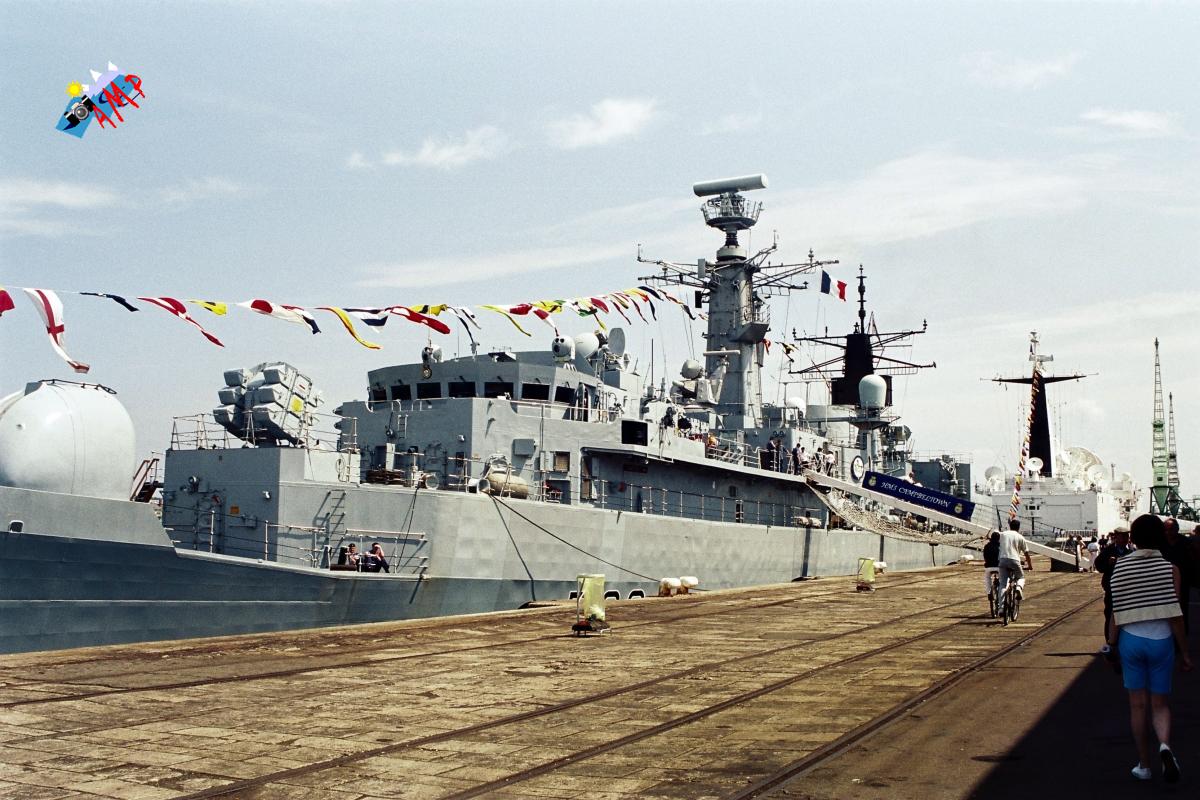 A1999-07_19A_B328_034-HMS Campbeltown_HG